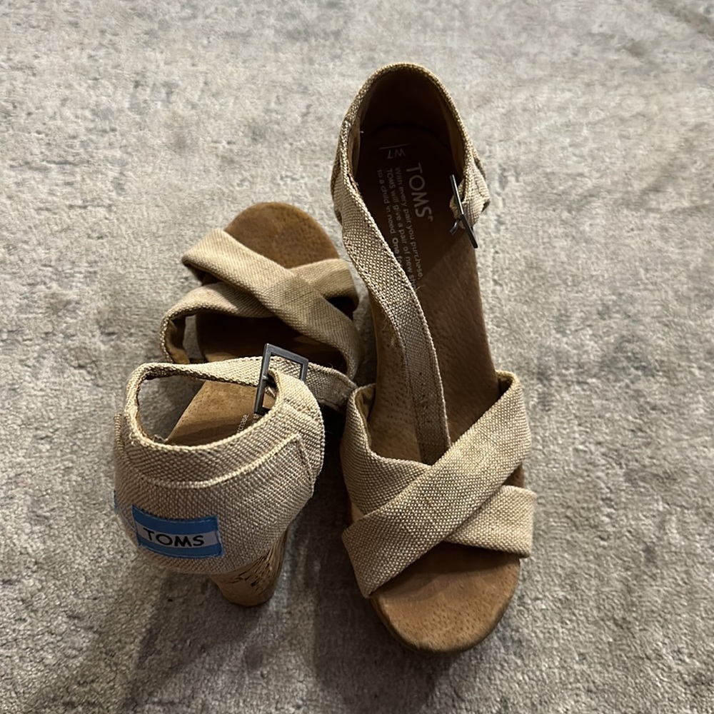 Toms Wedges - Gently Used - Women’s 7 - Cream Straps with Cork Wedge